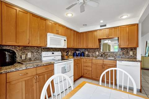 1020 Lincoln, Boca Raton FL - photo 7 of 34