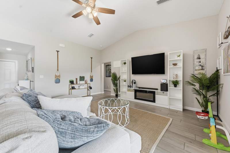 4 bedroom Single Family Residence at 1967 SW Beard Street, Port St Lucie Section 8, Port St. Lucie — photo 3