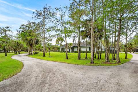 2741 Buck Ridge Trail, Loxahatchee FL - photo 6 of 38