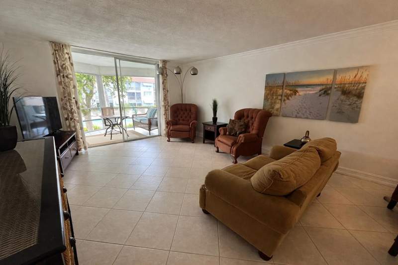 2 bedroom Condominium at 400 SE 10th Street #202, Deerfield Beach Gardens Condo, Deerfield Beach — photo 5