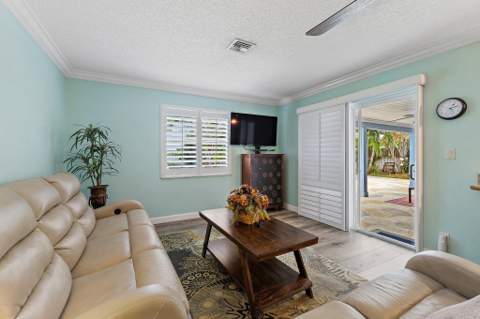 106 Chapel Lane, Tequesta FL - photo 8 of 29
