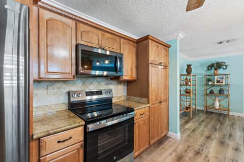 106 Chapel Lane, Tequesta FL - photo 10 of 29