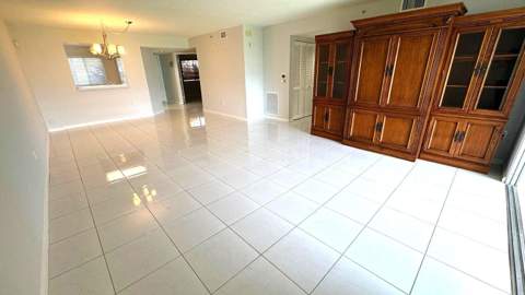 5876 Regal Glen Drive #108, Boynton Beach FL - photo 7 of 47