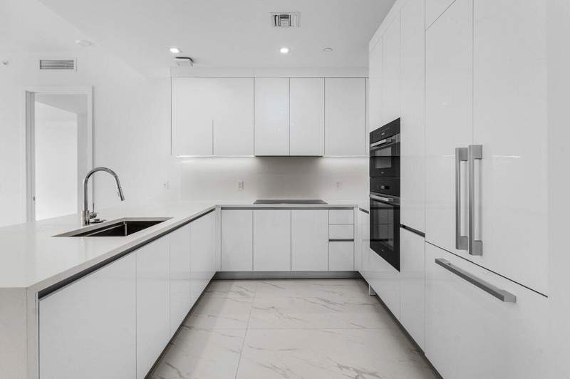2 bedroom Condominium at 220 Lake Shore Drive #1415, Nautilus 220 Condo, Lake Park — photo 4
