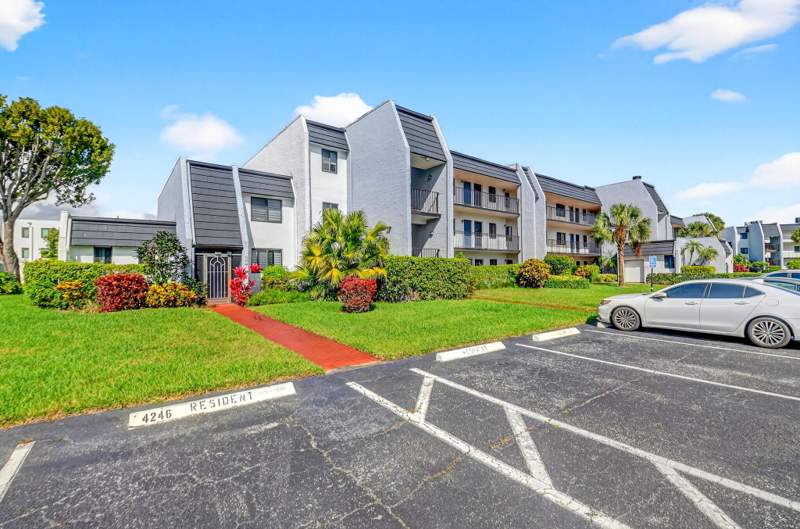 2 bedroom Condominium at 4248 Deste Court #304, Fountains Of Palm Beach Condo 5, Lake Worth — photo 4