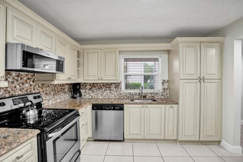 12215 Royal Palm Boulevard #4q, Coral Springs FL - photo 6 of 21