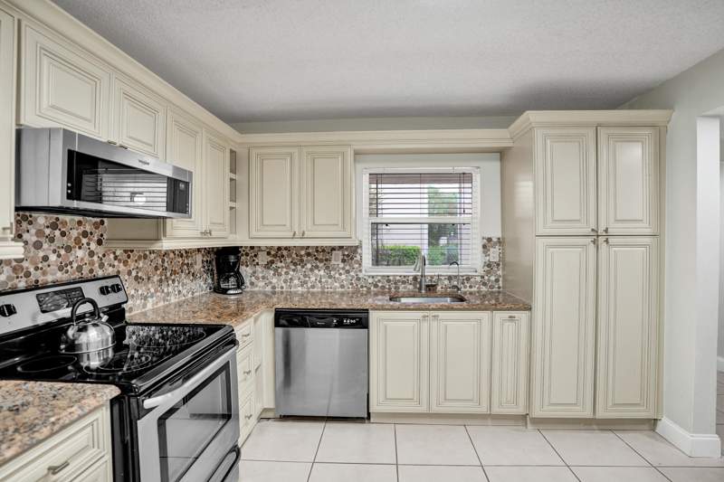 3 bedroom Condominium at 12215 Royal Palm Boulevard #4q, Royal Garden Condo, Coral Springs — photo 5