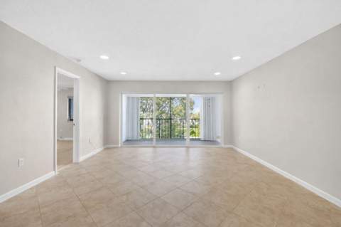 4248 Deste Court #304, Lake Worth FL - photo 20 of 42