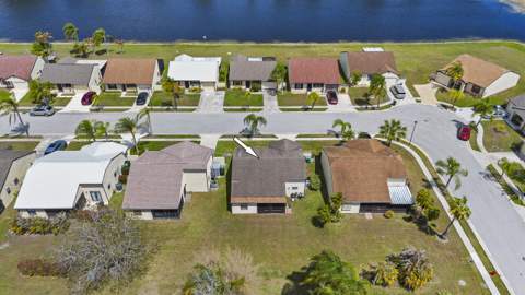 2363 SE Breckenridge Circle, Port St. Lucie FL - photo 6 of 38