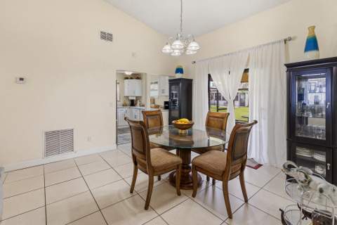 2363 SE Breckenridge Circle, Port St. Lucie FL - photo 14 of 38