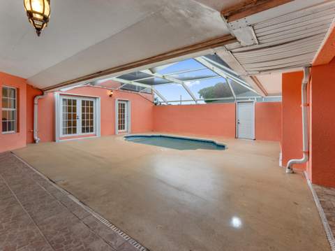 430 SE Thanksgiving Avenue, Port St. Lucie FL - photo 8 of 38
