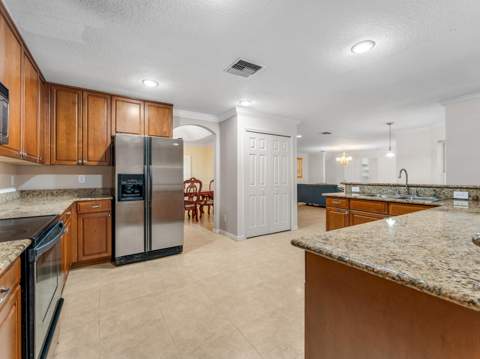 430 SE Thanksgiving Avenue, Port St. Lucie FL - photo 11 of 38