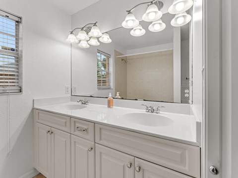 430 SE Thanksgiving Avenue, Port St. Lucie FL - photo 16 of 38