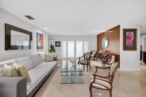 2300 NE 16th Avenue, Wilton Manors FL - photo 6 of 32