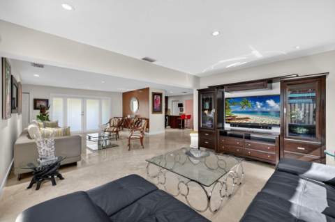 2300 NE 16th Avenue, Wilton Manors FL - photo 10 of 32