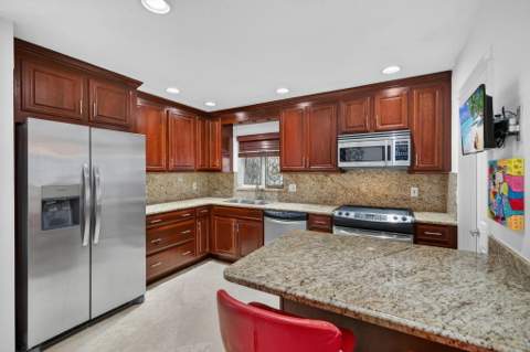 2300 NE 16th Avenue, Wilton Manors FL - photo 19 of 32