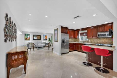2300 NE 16th Avenue, Wilton Manors FL - photo 23 of 32