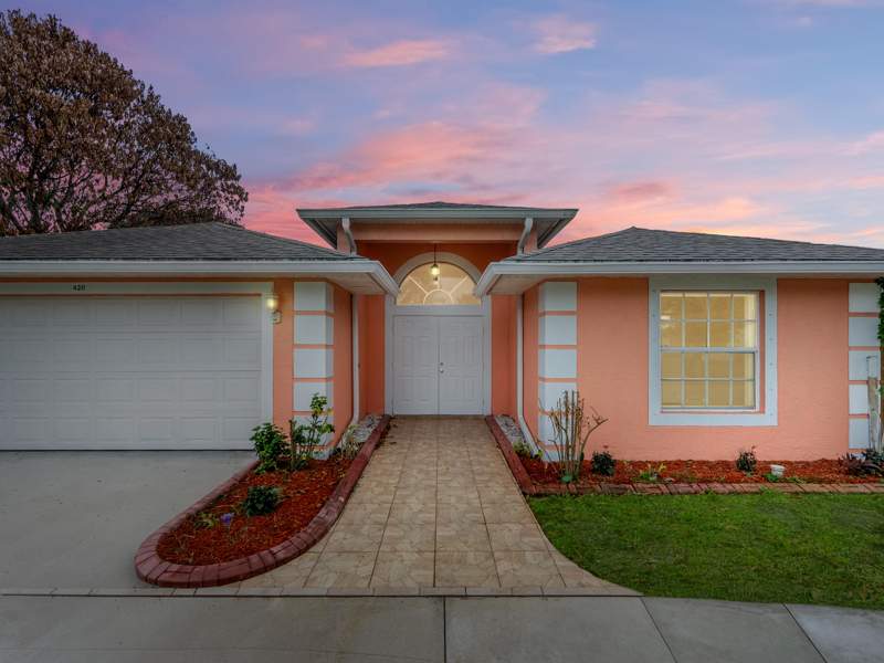 3 bedroom Single Family Residence at 430 SE Thanksgiving Avenue, Port St Lucie Sec 18, Port St. Lucie — photo 2