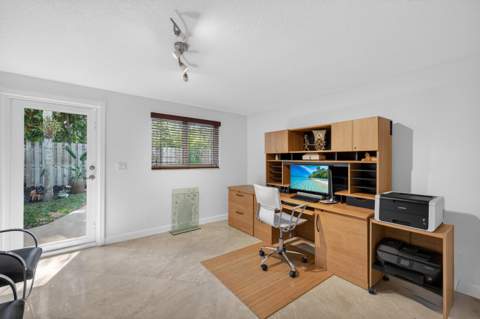 2300 NE 16th Avenue, Wilton Manors FL - photo 11 of 32
