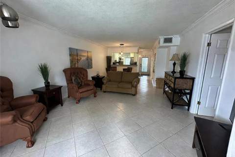400 SE 10th Street #202, Deerfield Beach FL - photo 6 of 22