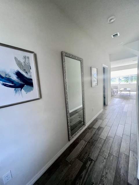 4924 Greenway Drive, Hollywood FL - photo 19 of 48