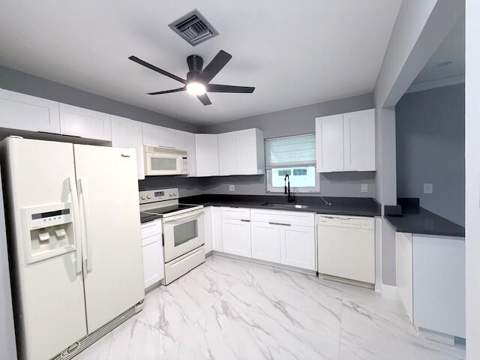 944 Savannas Point Drive #A, Fort Pierce FL - photo 9 of 21