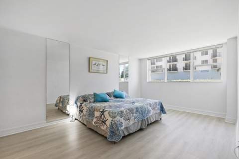 1239 Hillsboro Mile #105, Hillsboro Beach FL - photo 22 of 38