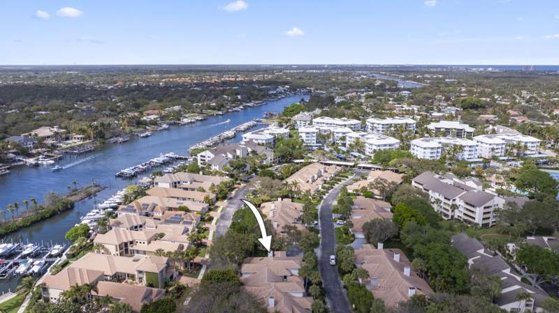 3 bedroom Townhouse at 461 Coral Cove Drive, Oak Harbour 4, Juno Beach — photo 2