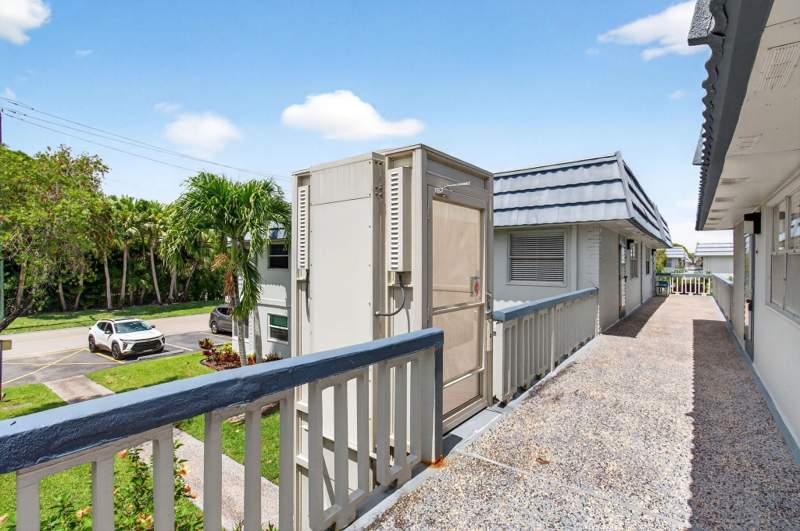 1 bedroom Condominium at 186 Tuscany C, Kings Point, Delray Beach — photo 3