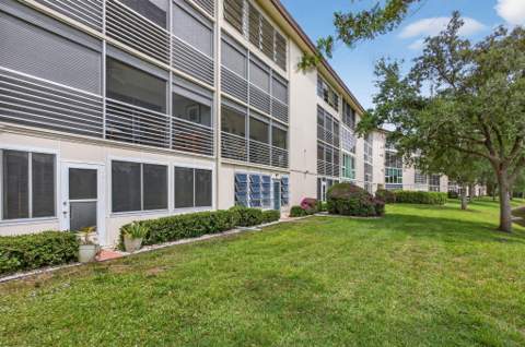 3203 Portofino Point #M1, Coconut Creek FL - photo 15 of 83