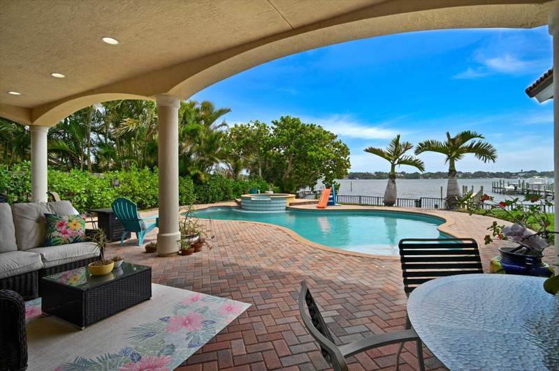 3 bedroom Single Family Residence at 881 SE Saint Lucie Boulevard, St Lucie Point Building Lots, Stuart — photo 2