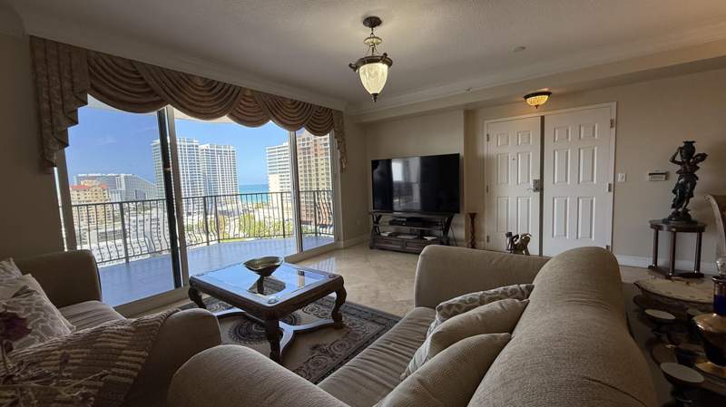 2 bedroom Condominium at 100 S Birch Road #1703f, Jackson Tower Las Olas Condo, Fort Lauderdale — photo 3