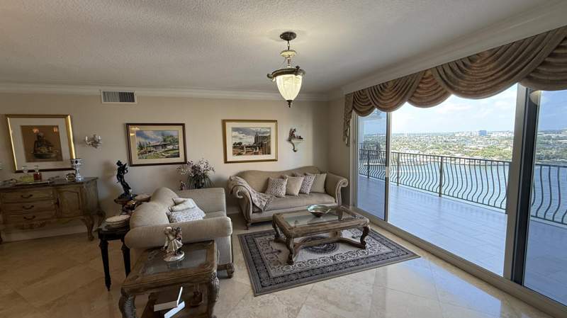 2 bedroom Condominium at 100 S Birch Road #1703f, Jackson Tower Las Olas Condo, Fort Lauderdale — photo 5