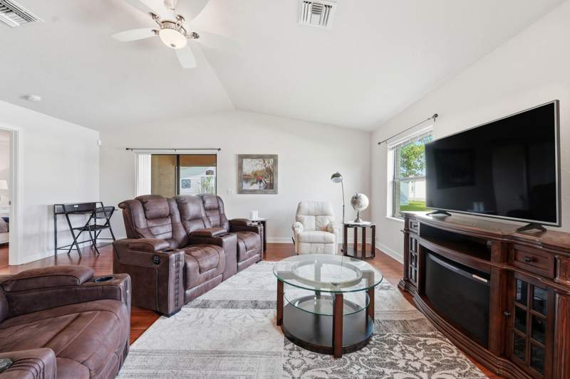 2 bedroom Single Family Residence at 6547 Zapote Court, Spanish Lakes Fairways Leasehold Estates, Fort Pierce — photo 5