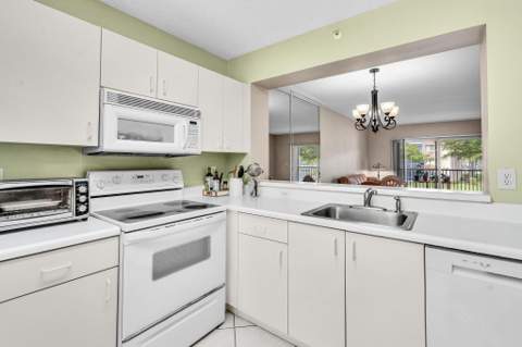 9537 Weldon Circle #I213, Tamarac FL - photo 8 of 66