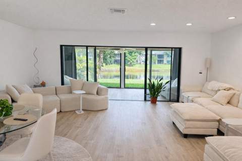 4 Westgate Lane #4c, Boynton Beach FL - photo 8 of 39