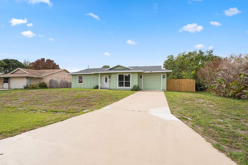 3 bedroom Single Family Residence at 452 SW David Terrace, Port St Lucie Section 5, Port St. Lucie — photo 2