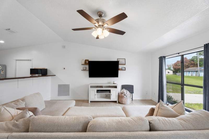 3 bedroom Single Family Residence at 452 SW David Terrace, Port St Lucie Section 5, Port St. Lucie — photo 4