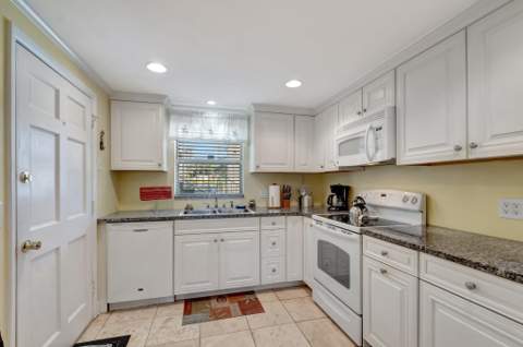 5550 N Ocean Boulevard #107, Ocean Ridge FL - photo 16 of 43