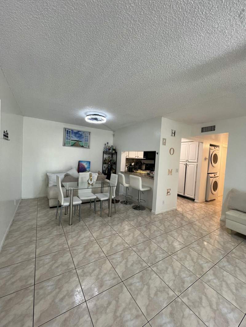 2 bedroom Condominium at 1007 Green Pine Boulevard #D2, Palm Club Village I Condo, West Palm Beach — photo 5