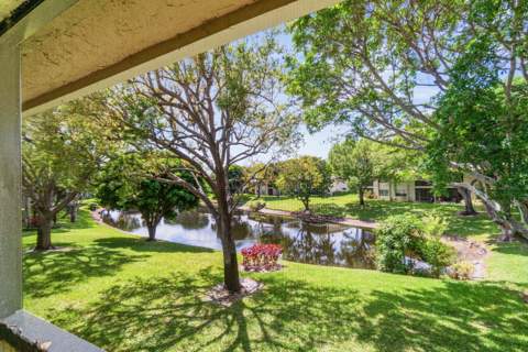 46 Stratford Lane #D, Boynton Beach FL - photo 24 of 54