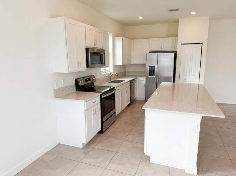 3 bedroom Single Family Residence at 12473 NW Lynch Lane, Copper Creek Plat No 2 — photo 2
