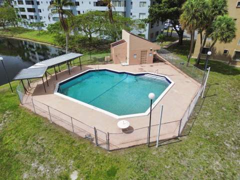 8030 Hampton Boulevard #404, North Lauderdale FL - photo 19 of 21