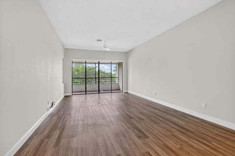 7472 La Paz Boulevard #304, Boca Raton FL - photo 6 of 36