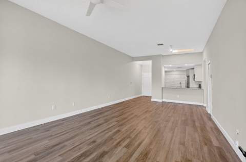 7472 La Paz Boulevard #304, Boca Raton FL - photo 8 of 36