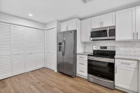 7472 La Paz Boulevard #304, Boca Raton FL - photo 10 of 36