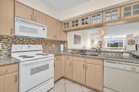 5842 Crystal Shores Drive #302, Boynton Beach FL - photo 13 of 50