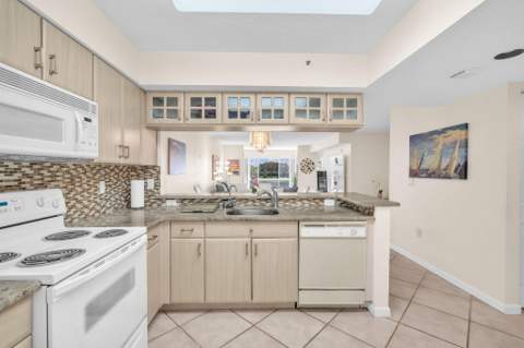 5842 Crystal Shores Drive #302, Boynton Beach FL - photo 14 of 50