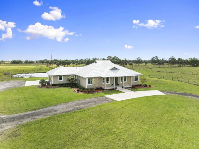 3 bedroom Single Family Residence at 1720 S Brocksmith Road, Hays Subdivision, Fort Pierce — photo 4