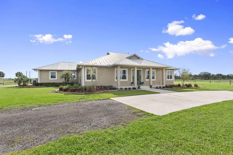 3 bedroom Single Family Residence at 1720 S Brocksmith Road, Hays Subdivision, Fort Pierce — photo 5